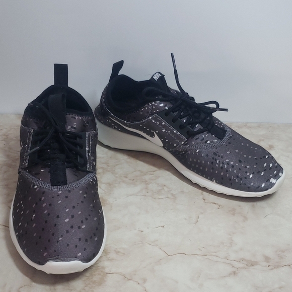 Nike Shoes - Nike Charcoal and White Athletic Womens Shoes Size 8.5